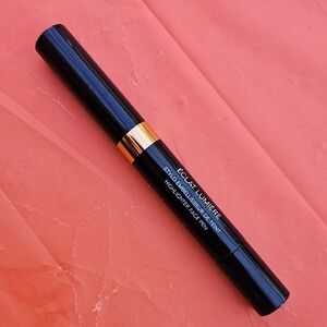Chanel #10 Éclat Lumière Beige Tendre Light Pen